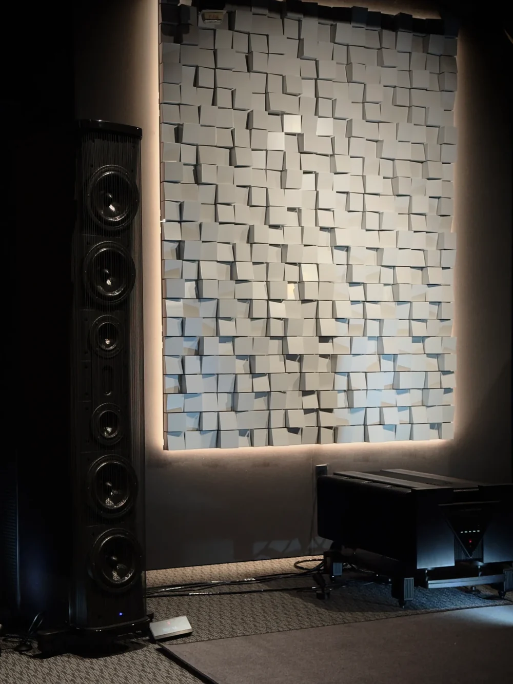 GryphonLAShowroom2025_MultifuserWood_9