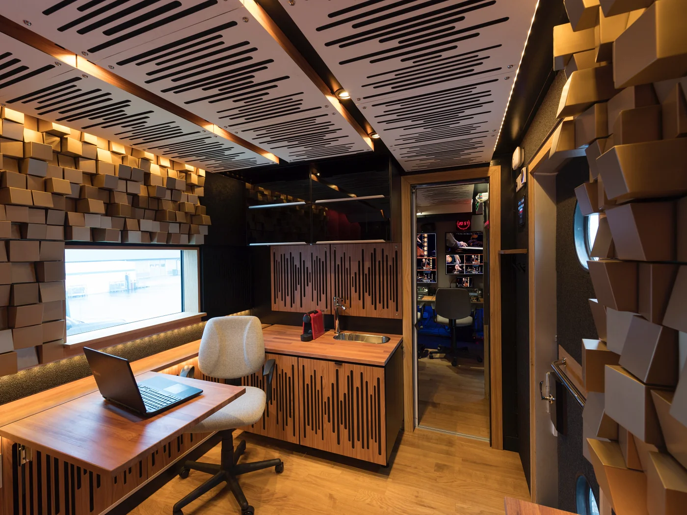 MobileUnits-Vicoustic-4_be7844ac-39f6-446c-b719-f4f6a7ce1311